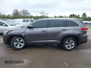 2019 Toyota Highlander Limited with VIN 5TDDZRFH0KS964865, listed as a IAAI auction lot 42032349 with 142,811 mi miles and . Bid and sale history available at DreamBid. Image 14.