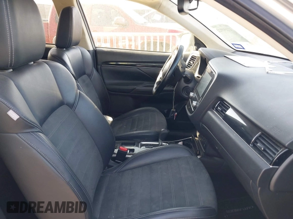 2020 Mitsubishi Outlander SE with VIN JA4AD3A3XLZ044133, listed as a IAAI auction lot 41850922 with 72,404 mi miles and . Bid and sale history available at DreamBid. Image 5.