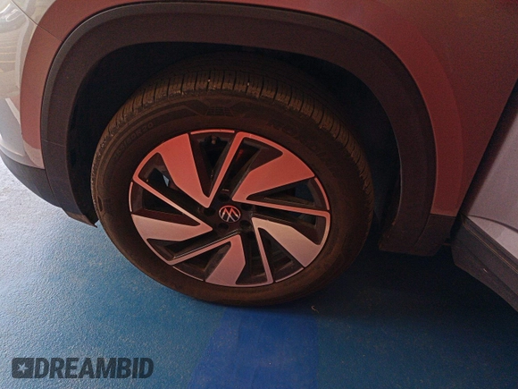 2024 Volkswagen Atlas SE with VIN 1V2HR2CAXRC567612, listed as a IAAI auction lot 42678513 with 19,523 mi miles and . Bid and sale history available at DreamBid. Image 19.