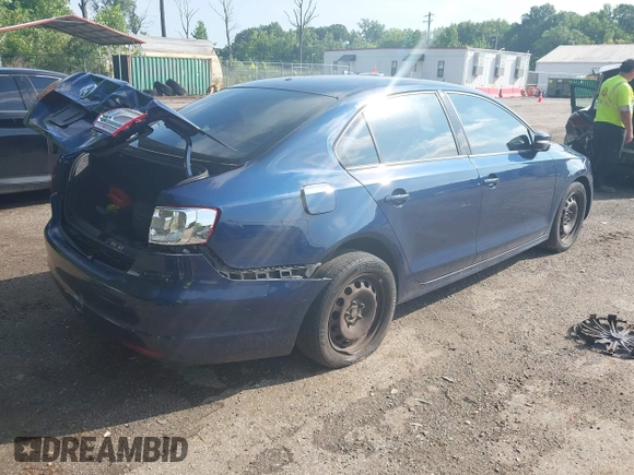 2012 Volkswagen Jetta SE with VIN 3VWDP7AJ0CM086860, listed as a IAAI auction lot 42751399 with 177,890 mi miles and . Bid and sale history available at DreamBid. Image 4.