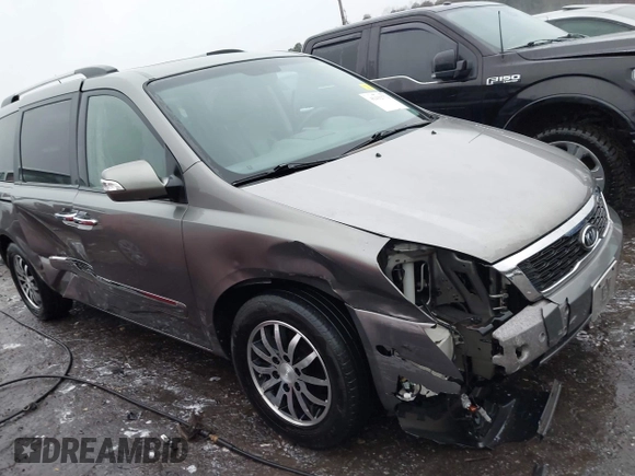 2011 Kia Sedona EX with VIN KNDMH4C71B6396661, listed as a IAAI auction lot 41412771 with 175,192 mi miles. Bid and sale history available at carsss.com. Image 1.