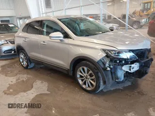 2016 Lincoln MKC Select z VIN 5LMCJ2C91GUJ01317, wystawiony jako IAAI lot #41679121 z przebiegiem 130 165 mil mil oraz . Historia ofert i sprzedaży dostępna na DreamBid. Obrazek 1.
