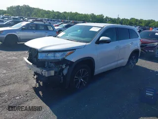 2018 Toyota Highlander LE z VIN 5TDBZRFH4JS840443, wystawiony jako IAAI lot #42372901 z przebiegiem 125 741 mil mil oraz . Historia ofert i sprzedaży dostępna na DreamBid. Obrazek 17.