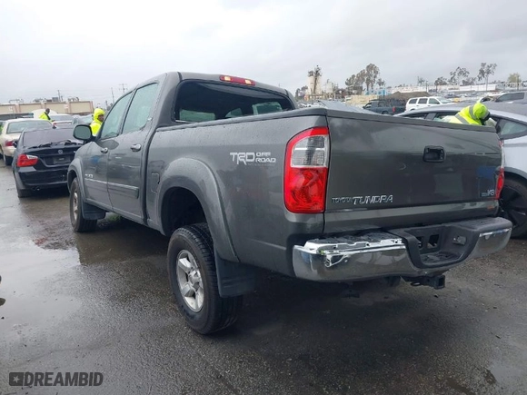 2005 Toyota Tundra SR5 with VIN 5TBET34125S490679, listed as a IAAI auction lot 41807573 with 173,754 mi miles. Bid and sale history available at carsss.com. Image 3.