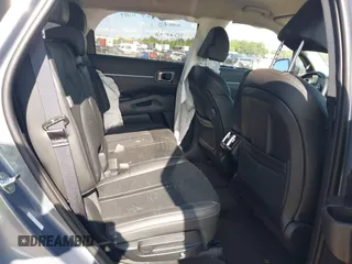 2024 Kia Sorento S z VIN 5XYRL4JC1RG265371, wystawiony jako IAAI lot #40450437 z przebiegiem 14 620 mil mil oraz . Historia ofert i sprzedaży dostępna na DreamBid. Obrazek 8.
