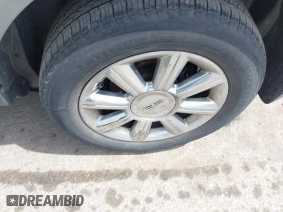 2007 Lincoln MKX with VIN 2LMDU68C77BJ15873, listed as a IAAI auction lot 42321790 with 293,869 mi miles and . Bid and sale history available at DreamBid. Image 12.