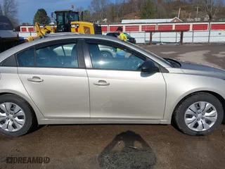 2014 Chevrolet Cruze LS with VIN 1G1PB5SG1E7343312, listed as a IAAI auction lot 40888980 with 80,251 mi miles. Bid and sale history available at carsss.com. Image 13.