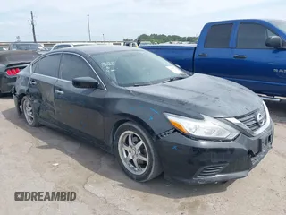 2017 Nissan Altima S z VIN 1N4AL3AP8HC131119, wystawiony jako IAAI lot #42075398 z przebiegiem 151 530 mil mil oraz . Historia ofert i sprzedaży dostępna na DreamBid. Obrazek 1.