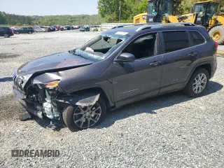 2014 Jeep Cherokee Latitude z VIN 1C4PJLCB6EW241382, wystawiony jako Copart lot #53204705 z przebiegiem 120 752 mil mil oraz Szkoda całkowita • Salvage title. Historia ofert i sprzedaży dostępna na DreamBid. Obrazek 1.