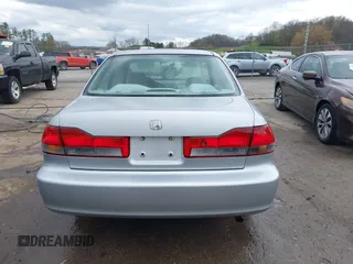 2001 Honda Accord LX z VIN 1HGCG56491A098359, wystawiony jako IAAI lot #42021768 z przebiegiem 122 121 mil mil oraz . Historia ofert i sprzedaży dostępna na DreamBid. Obrazek 16.