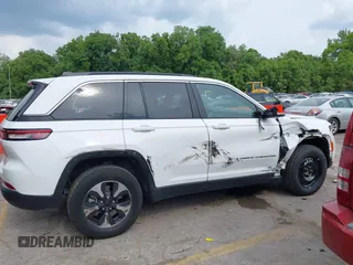 2024 Jeep Grand Cherokee с VIN 1C4RJYB61RC115982, выставлен на аукционе IAAI как лот 42485536 с пробегом 36 360 миль миль и . История ставок и продаж доступна на DreamBid. Изображение 13.