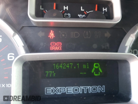 2008 Ford Expedition Max SSV z VIN 1FMFK15548LA03925, wystawiony jako Copart lot #81107104 z przebiegiem 164 247 mil mil oraz Szkoda całkowita • Salvage title. Historia ofert i sprzedaży dostępna na DreamBid. Obrazek 9.