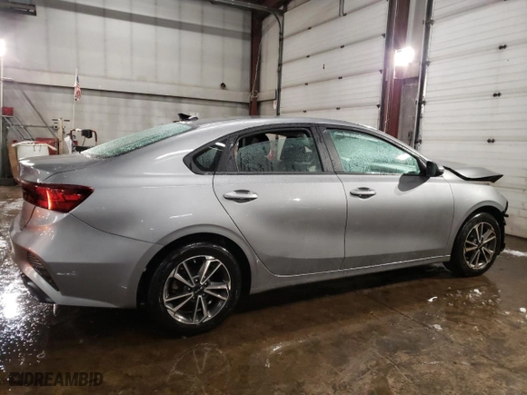 2022 Kia Forte LXS with VIN 3KPF24AD2NE470039, listed as a Copart auction lot 89075485 with 54,361 mi miles and Salvage Title. Bid and sale history available at carsss.com. Image 3.