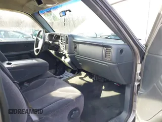 1999 GMC New Sierra 1500 SLE with VIN 1GTEK14T4XE539051, listed as a IAAI auction lot 41472124 with 151,088 mi miles. Bid and sale history available at carsss.com. Image 5.
