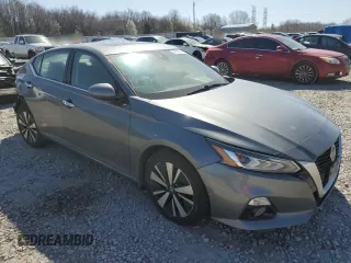 2019 Nissan Altima SL with VIN 1N4BL4EW7KC184302, listed as a Copart auction lot 48320525 with 110,981 mi miles and Salvage Title. Bid and sale history available at carsss.com. Image 4.