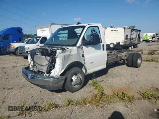 2018 Chevrolet Express Commercial with VIN 1GB3GSCG0J1302871, listed as a Copart auction lot 51438024 with 67,392 mi miles and Salvage Title. Bid and sale history available at carsss.com. Image 1.