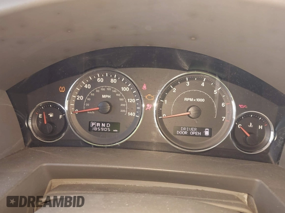 2008 Jeep Commander Sport with VIN 1J8HG48K38C232283, listed as a IAAI auction lot 41983485 with 185,905 mi miles. Bid and sale history available at carsss.com. Image 7.
