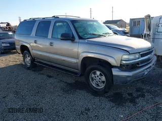 2002 Chevrolet Suburban Z71 with VIN 3GNFK16Z32G173307, listed as a IAAI auction lot 41557165 with 1 mi miles. Bid and sale history available at carsss.com. Image 1.