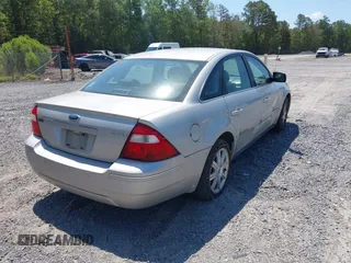 2006 Ford Five Hundred Limited with VIN 1FAHP25116G120360, listed as a IAAI auction lot 42555988 with 180,822 mi miles and . Bid and sale history available at DreamBid. Image 4.