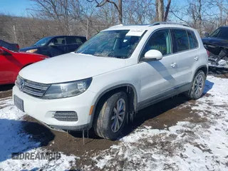 2017 Volkswagen Tiguan Wolfsburg Edition с VIN WVGRV7AX1HK005782, выставлен на аукционе IAAI как лот 41624861 с пробегом 114 660 миль миль и . История ставок и продаж доступна на DreamBid. Изображение 2.