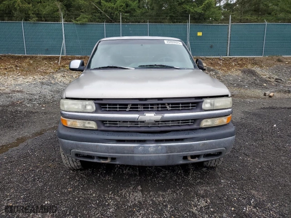 2000 Chevrolet Silverado 1500 LT with VIN 1GCEK19T0YE215802, listed as a Copart auction lot 45999925 with 247,187 mi miles and Salvage Title. Bid and sale history available at carsss.com. Image 5.