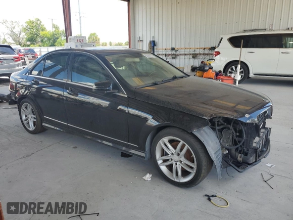 2013 Mercedes-Benz C 250 Sport с VIN WDDGF4HBXDR264988, выставлен на аукционе Copart как лот 65586095 с пробегом 95 168 миль миль и Чистый • Clean title. История ставок и продаж доступна на DreamBid. Изображение 4.