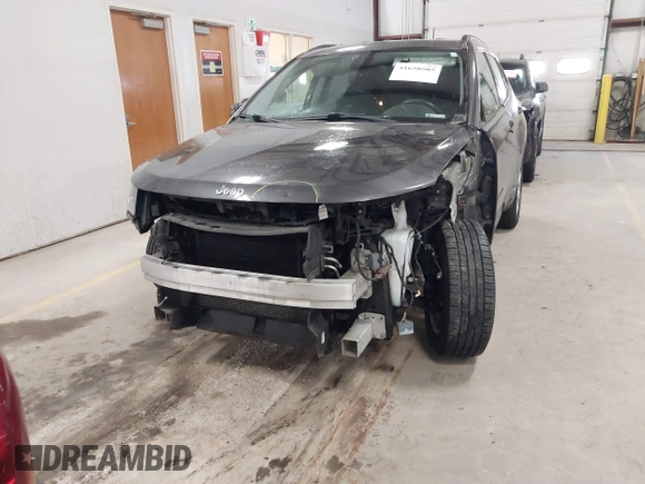 2018 Jeep Compass Latitude z VIN 3C4NJDBB8JT202632, wystawiony jako IAAI lot #41650505 z przebiegiem 118 777 mil mil oraz . Historia ofert i sprzedaży dostępna na DreamBid. Obrazek 6.