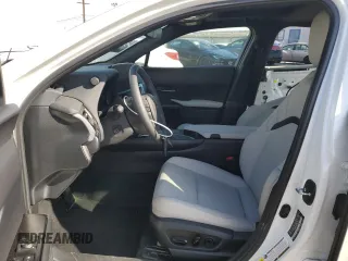 2024 Lexus UX 250h Premium z VIN JTHP9JBH7R2073444, wystawiony jako Copart lot #43447265 z przebiegiem 7 851 mil mil oraz Szkoda całkowita • Salvage title. Historia ofert i sprzedaży dostępna na DreamBid. Obrazek 7.