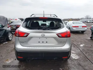 2017 Nissan Rogue Sport SL with VIN JN1BJ1CR9HW132076, listed as a IAAI auction lot 41902108 with 144,913 mi miles. Bid and sale history available at carsss.com. Image 16.