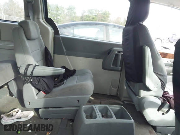 2010 Chrysler Town & Country Touring with VIN 2A4RR5D15AR415362, listed as a IAAI auction lot 41989057 with 133,406 mi miles and . Bid and sale history available at DreamBid. Image 8.