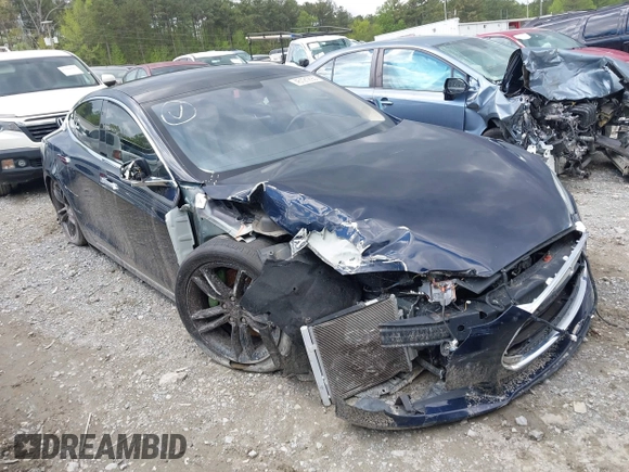 2014 Tesla Model S 60 with VIN 5YJSA1H15EFP43884, listed as a IAAI auction lot 41993180 with 78,305 mi miles and . Bid and sale history available at DreamBid. Image 1.