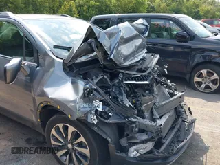 2019 Buick Encore Essence with VIN KL4CJGSM1KB890660, listed as a IAAI auction lot 40010798 with Not Provided miles and . Bid and sale history available at carsss.com. Image 17.