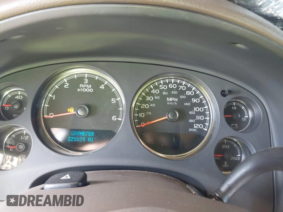 2008 GMC Yukon SLT w/4SB with VIN 1GKFC13078R107660, listed as a IAAI auction lot 41530944 with 229,929 mi miles. Bid and sale history available at carsss.com. Image 7.