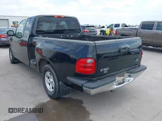 2002 Ford F-150 XL z VIN 1FTRX07W12KD47521, wystawiony jako IAAI lot #42044623 z przebiegiem 334 930 mil mil oraz . Historia ofert i sprzedaży dostępna na DreamBid. Obrazek 3.