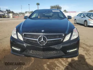 2013 Mercedes-Benz E 550 z VIN WDDKJ7DB7DF203289, wystawiony jako Copart lot #86887974 z przebiegiem 130 987 mil mil oraz Szkoda całkowita • Salvage title. Historia ofert i sprzedaży dostępna na DreamBid. Obrazek 5.