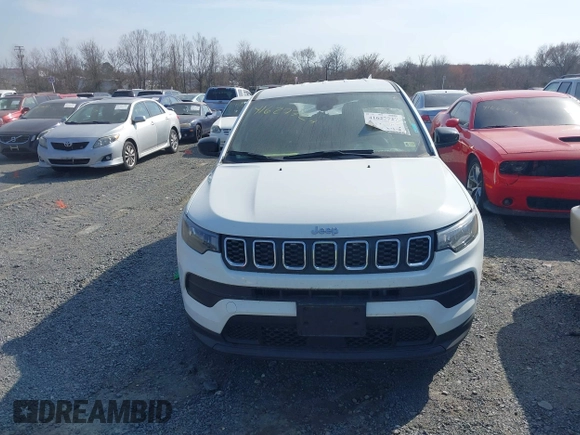 2024 Jeep Compass Sport with VIN 3C4NJDAN4RT108867, listed as a IAAI auction lot 41627727 with 19,236 mi miles. Bid and sale history available at carsss.com. Image 12.