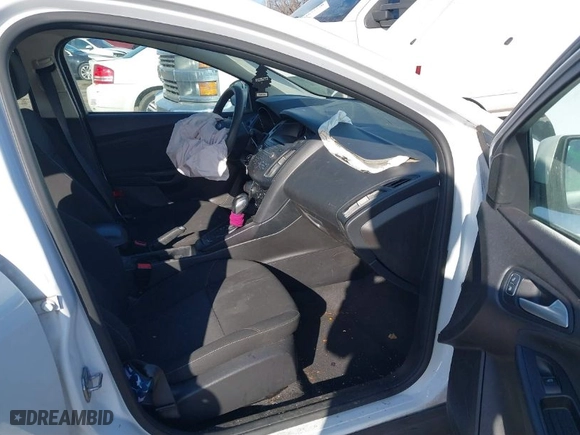 2015 Ford Focus SE with VIN 1FADP3K29FL288479, listed as a IAAI auction lot 41684865 with 178,882 mi miles. Bid and sale history available at carsss.com. Image 5.
