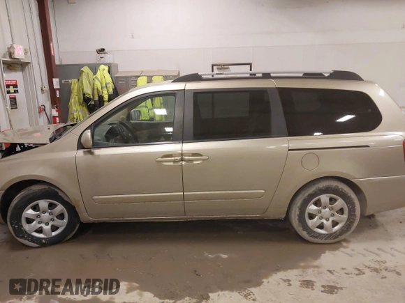 2007 Kia Sedona EX with VIN KNDMB233576160010, listed as a IAAI auction lot 41666497 with 206,834 mi miles. Bid and sale history available at carsss.com. Image 14.