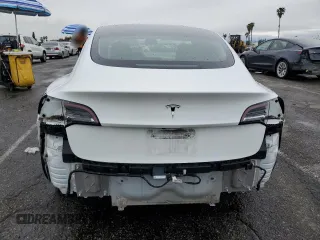 2019 Tesla Model 3 Mid Range z VIN 5YJ3E1EA3KF337854, wystawiony jako Copart lot #48472855 z przebiegiem 113 562 mil mil oraz Szkoda całkowita • Salvage title. Historia ofert i sprzedaży dostępna na DreamBid. Obrazek 6.