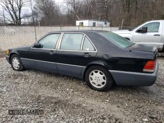 1993 Mercedes-Benz 500 z VIN WDBGA51E7PA109156, wystawiony jako Copart lot #86609194 z przebiegiem 137 885 mil mil oraz Tytuł czysty. Historia ofert i sprzedaży dostępna na DreamBid. Obrazek 2.