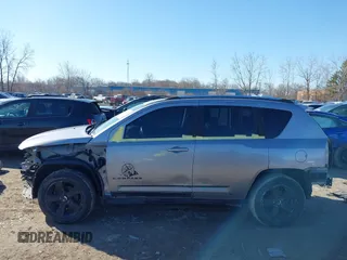 2017 Jeep Compass High Altitude z VIN 1C4NJCEB5HD166016, wystawiony jako IAAI lot #41843930 z przebiegiem 146 161 mil mil oraz . Historia ofert i sprzedaży dostępna na DreamBid. Obrazek 15.