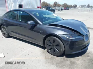 2024 Tesla Model 3 z VIN 5YJ3E1EA2RF726012, wystawiony jako IAAI lot #42001819 z przebiegiem 11 534 mil mil oraz . Historia ofert i sprzedaży dostępna na DreamBid. Obrazek 1.