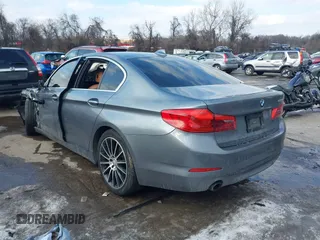 2019 BMW 5 Series 530i с VIN WBAJA5C5XKBX87825, выставлен на аукционе IAAI как лот 41411034 с пробегом 86 000 миль миль и . История ставок и продаж доступна на DreamBid. Изображение 3.