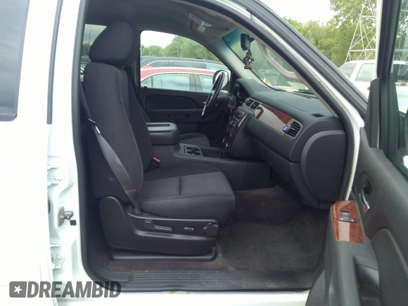 2010 Chevrolet Tahoe LS with VIN 1GNUKAE09AR265739, listed as a IAAI auction lot 36547416 with 153,964 mi miles and . Bid and sale history available at DreamBid. Image 5.