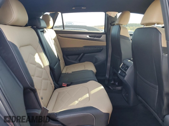 2024 Volkswagen Atlas SE with VIN 1V2DE2CA3RC244772, listed as a Copart auction lot 81523574 with 7,369 mi miles and Salvage title. Bid and sale history available at DreamBid. Image 11.