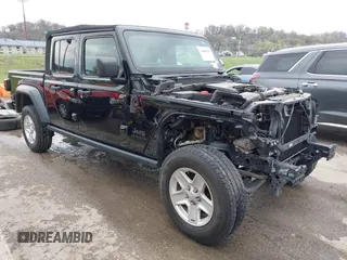 2020 Jeep Gladiator Sport S z VIN 1C6HJTAG8LL122726, wystawiony jako IAAI lot #41886929 z przebiegiem 82 473 mil mil oraz . Historia ofert i sprzedaży dostępna na DreamBid. Obrazek 1.