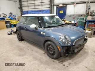 2010 MINI Hardtop z VIN WMWMF3C55ATZ67130, wystawiony jako Copart lot #51225575 z przebiegiem 200 279 mil mil oraz Szkoda całkowita • Salvage title. Historia ofert i sprzedaży dostępna na DreamBid. Obrazek 4.