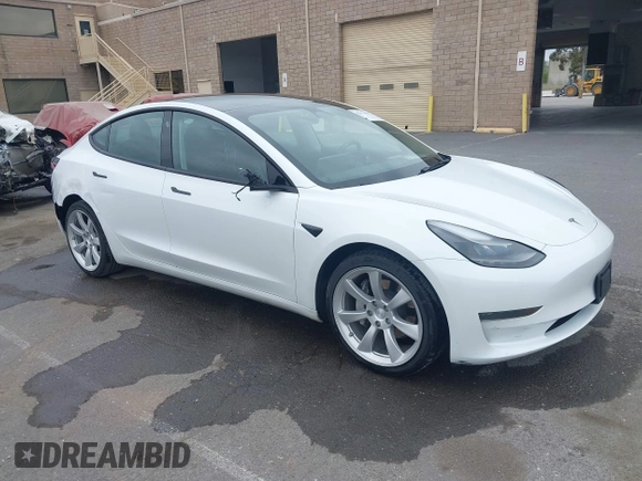 2023 Tesla Model 3 z VIN 5YJ3E1EA8PF437584, wystawiony jako IAAI lot #42112679 z przebiegiem 52 574 mil mil oraz . Historia ofert i sprzedaży dostępna na DreamBid. Obrazek 1.