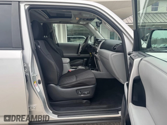 2010 Toyota 4Runner Trail with VIN JTEBU5JR6A5005677, listed as a Copart auction lot 53511785 with 249,747 mi miles and Clean Title. Bid and sale history available at DreamBid. Image 5.