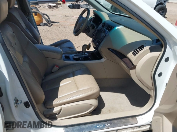 2013 Nissan Altima SL z VIN 1N4BL3AP3DC237539, wystawiony jako IAAI lot #42541516 z przebiegiem 149 053 mil mil oraz . Historia ofert i sprzedaży dostępna na DreamBid. Obrazek 5.